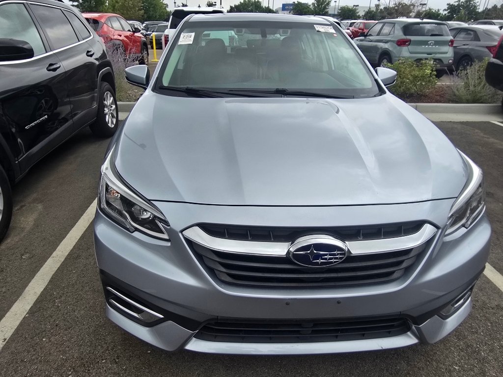 Used 2022 Ice Silver Metallic Subaru Limited image 7