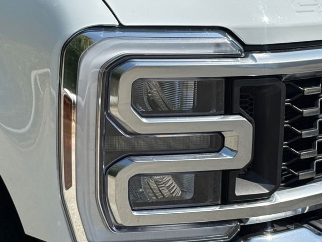 Used 2026 White Ford Lariat image 4