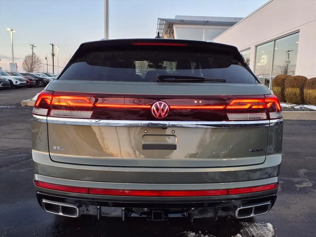 New 2026 Avocado Green Pearl Volkswagen 2.0T SEL Premium R-Line image 4