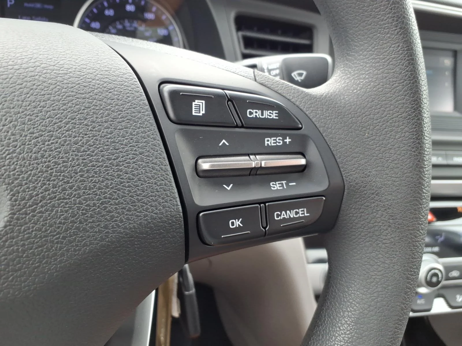 Used 2020 Stellar Silver Hyundai SE image 23