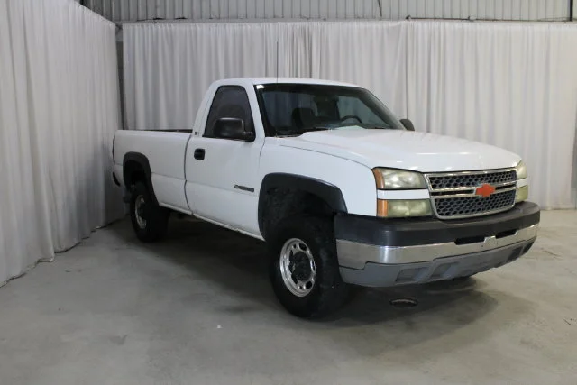 Used 2005 White Chevrolet Work Truck image 19