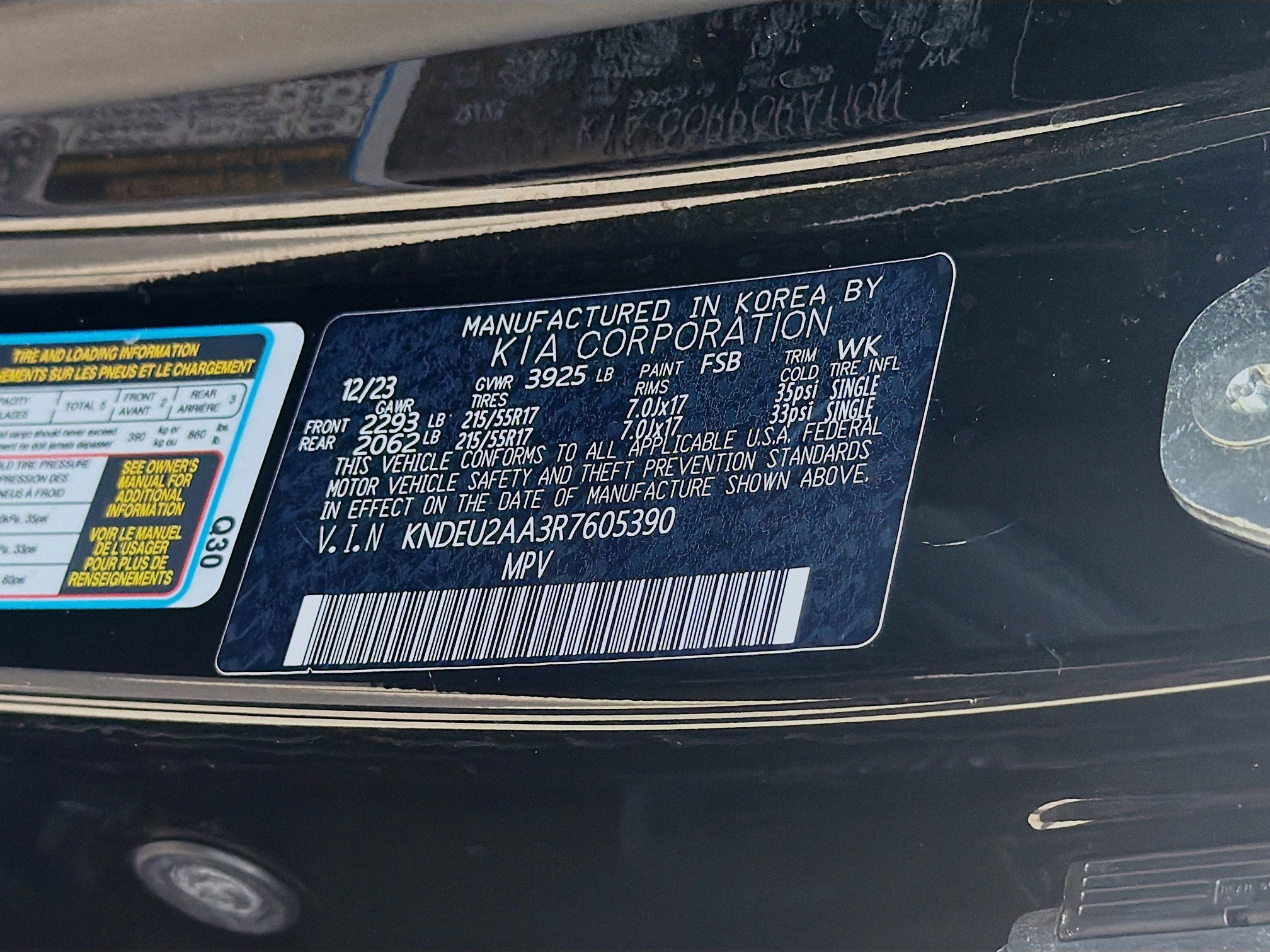 Used 2024 Fusion Black Kia S image 37
