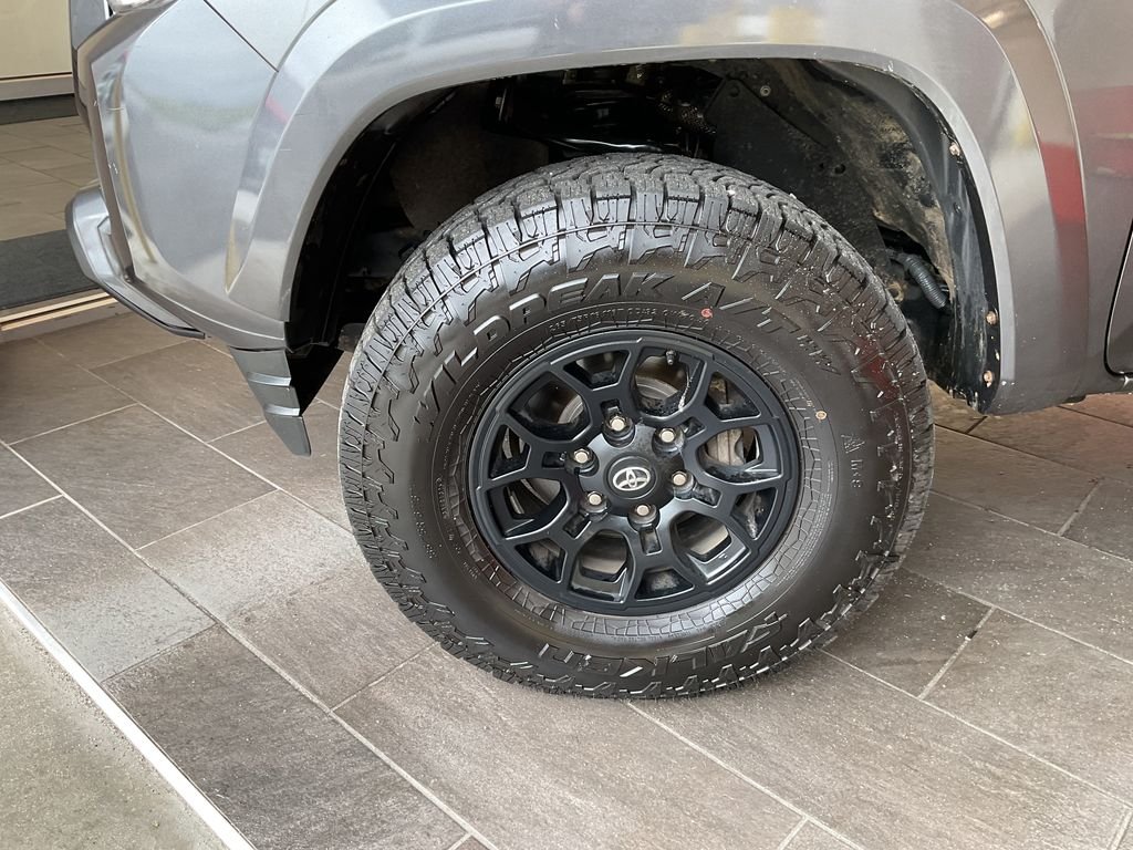 Used 2019 Gray Toyota SR5 image 4