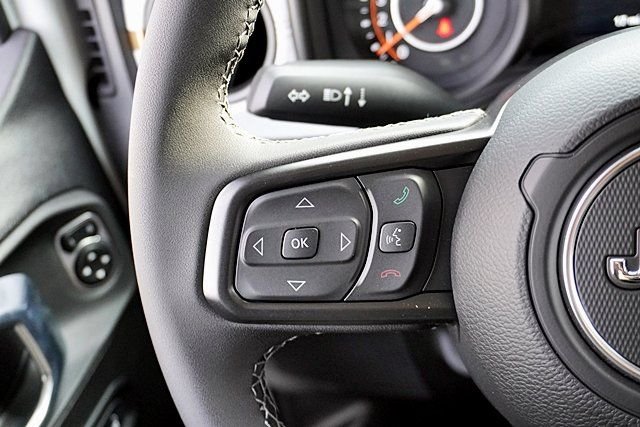 New 2026 Bright White Clear-Coat Exterior Paint Jeep Sport S image 39