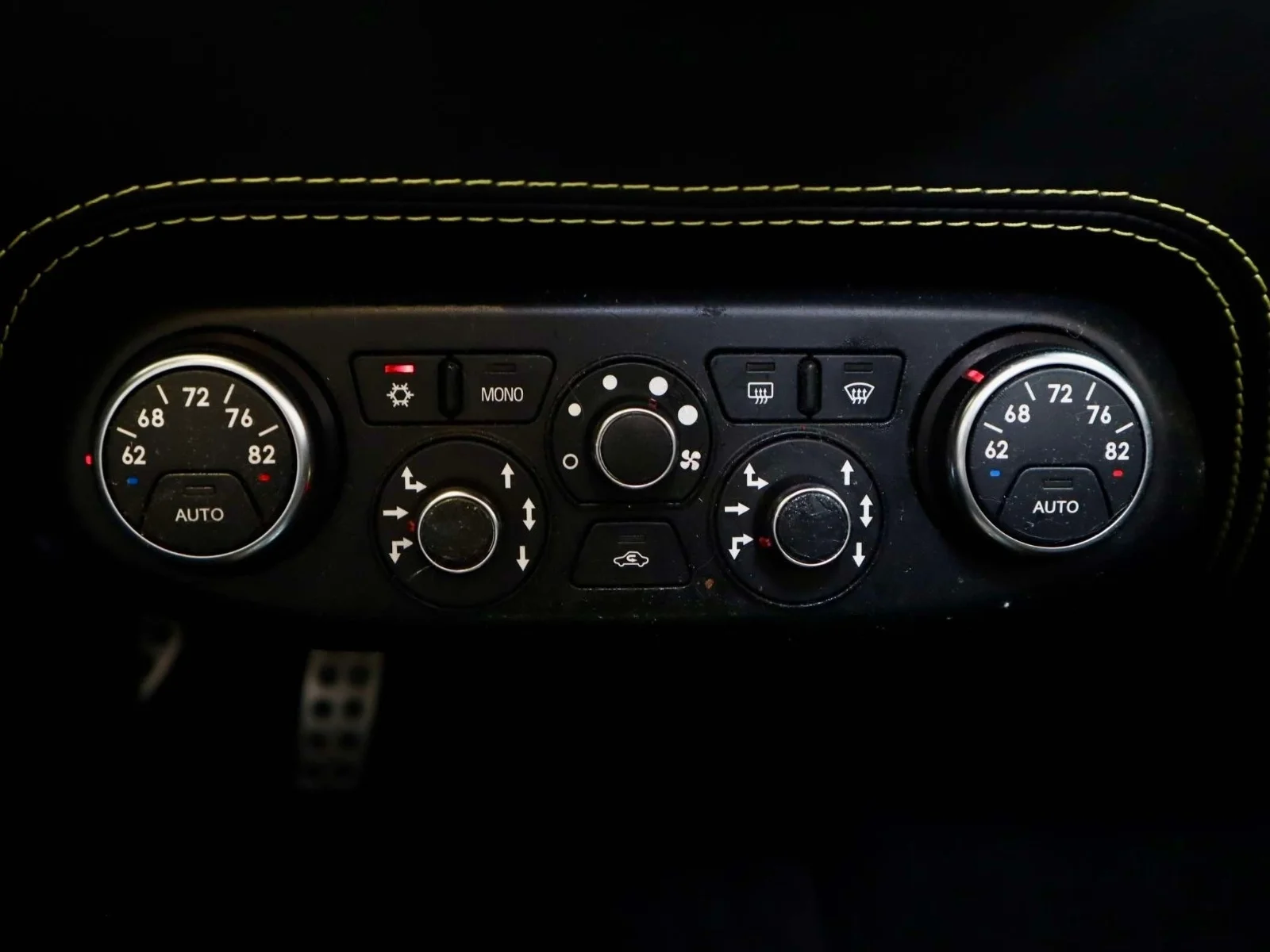 Used 2013 Giallo Modena Ferrari 2dr Conv image 30