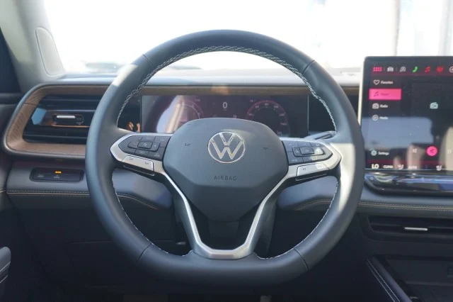 New 2027 Sandstone Volkswagen SE w/Technology image 27