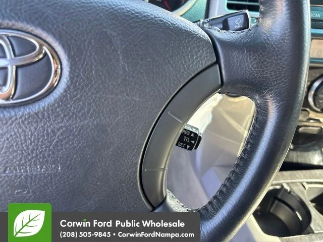 Used 2007 White Toyota Limited image 18