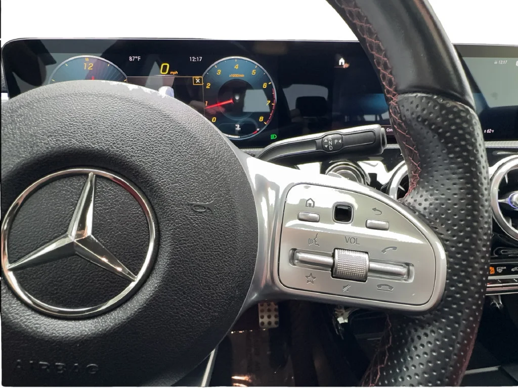 Used 2021 White Mercedes-Benz A 220 image 39