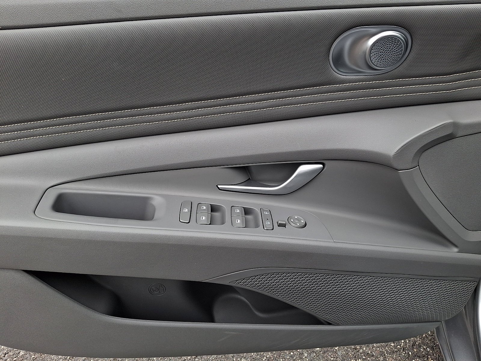 Used 2023 Shimmering Silver Pearl Hyundai SEL image 11