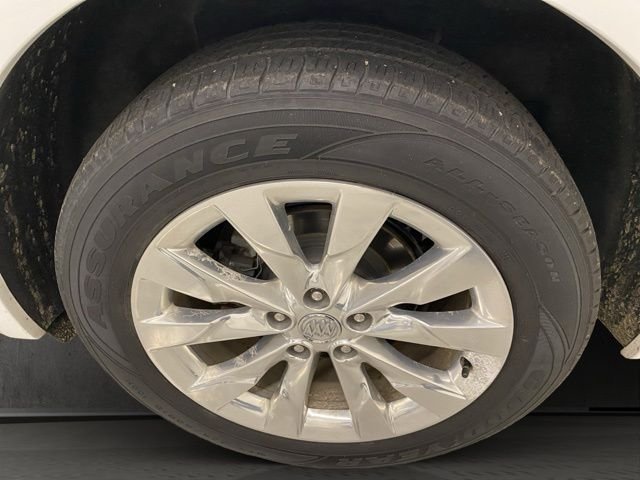 Used 2017 White Buick Essence image 39