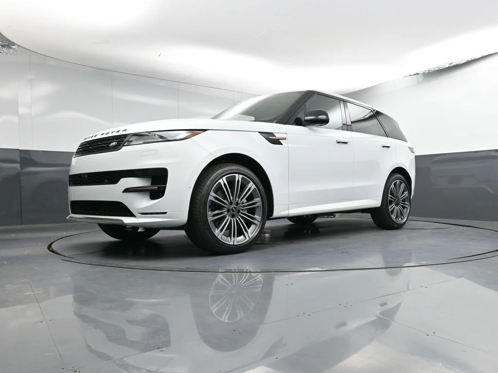 Certified Used 2025 White Land Rover Dynamic SE image 26