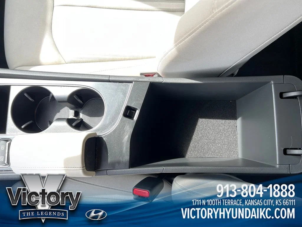 Used 2025 Gray Hyundai SEL image 26