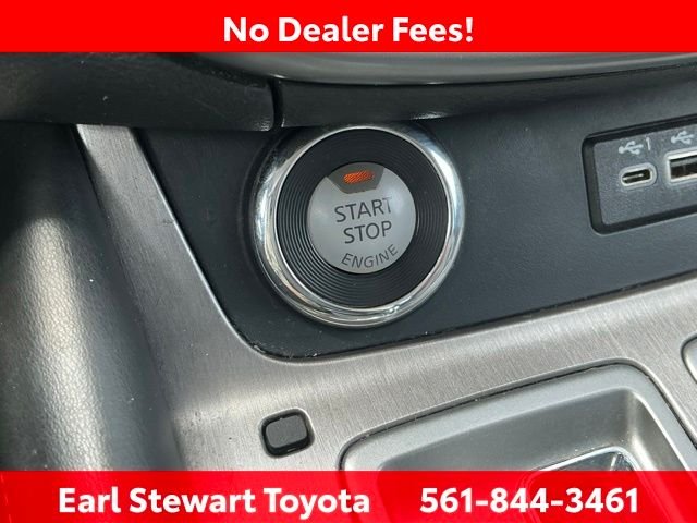 Used 2023 Red Nissan SL image 46