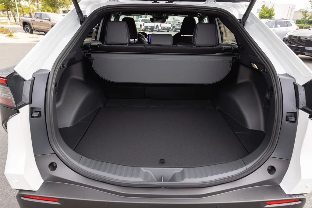 New 2026 Wind Chill Pearl <sup>1</sup> Toyota  XLE image 8