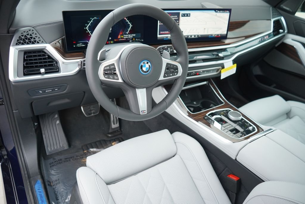 New 2026 Tanzanite Blue II Metallic BMW xDrive50e image 12