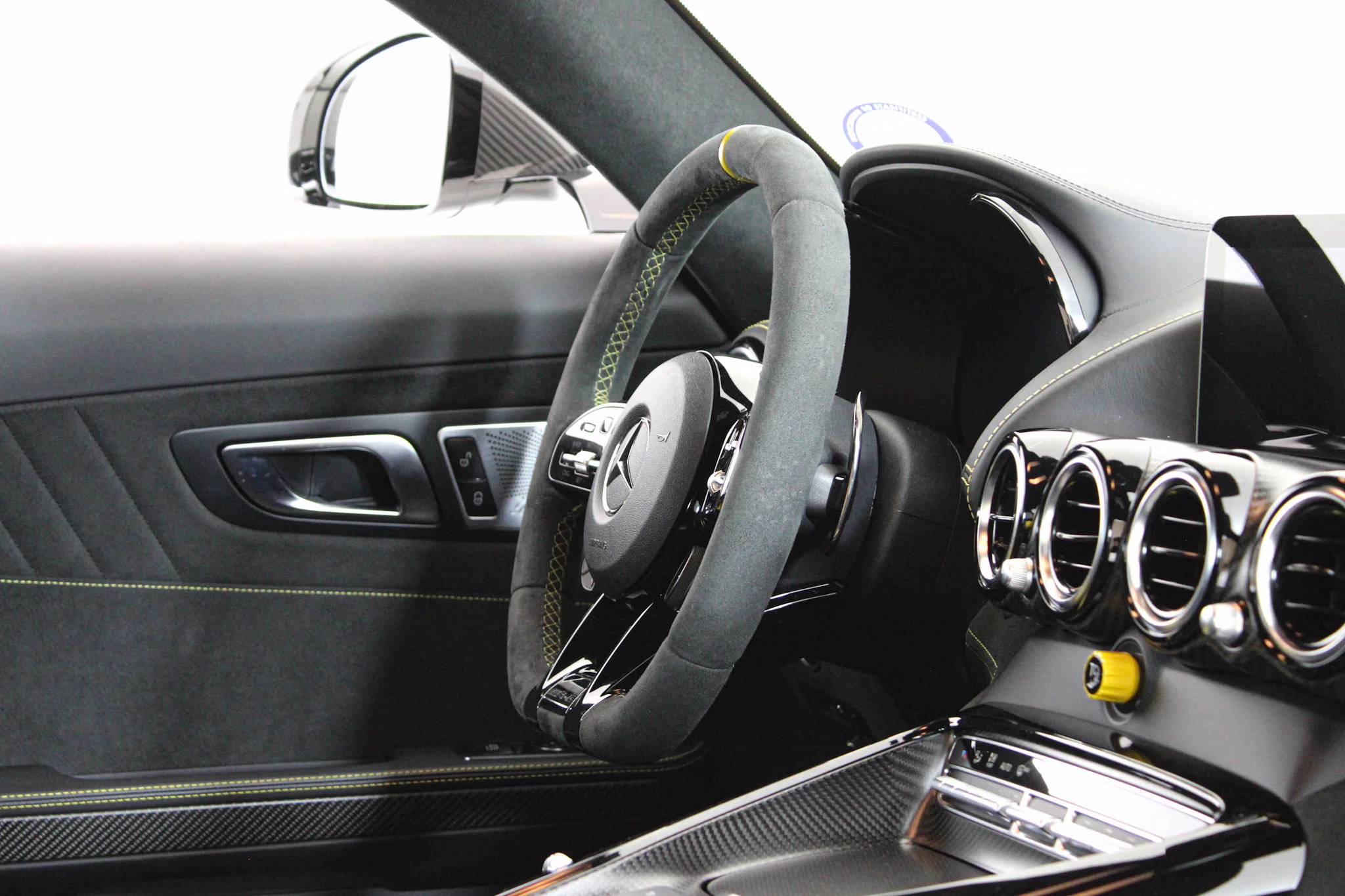 Used 2020 White Mercedes-Benz R PRO image 31