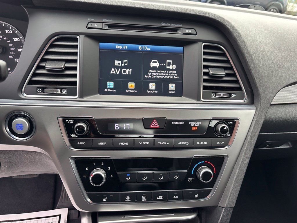 Used 2017 Black Hyundai Sport image 18