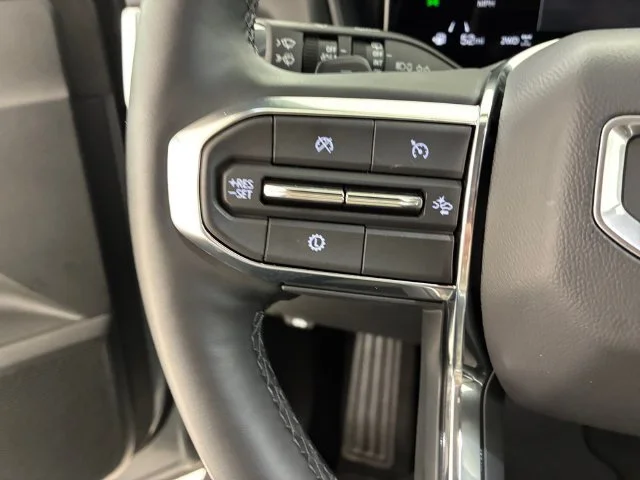 Certified Used 2025 Sterling Metallic GMC Elevation image 23