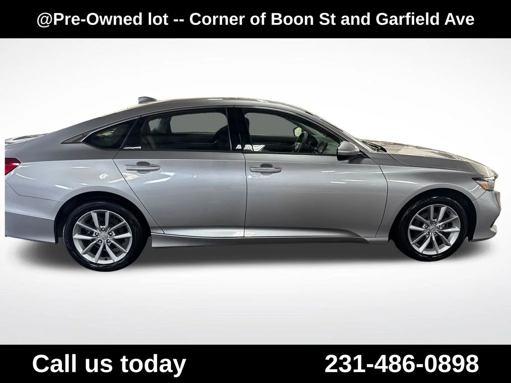 Used 2021  Honda LX image 6