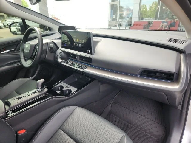 Used 2024  Toyota XLE image 26