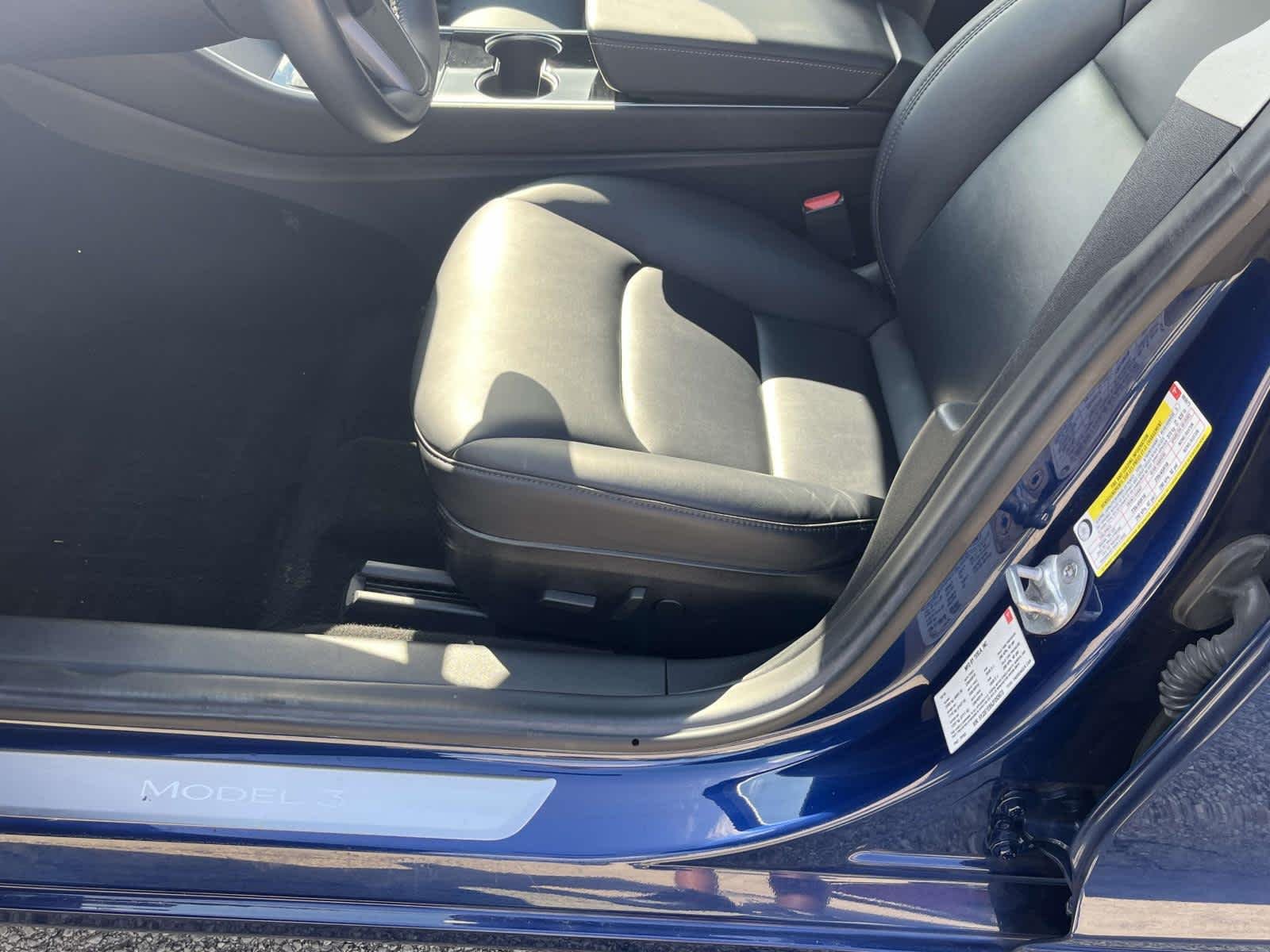 Used 2018 Deep Blue Metallic Tesla Long Range Battery image 21