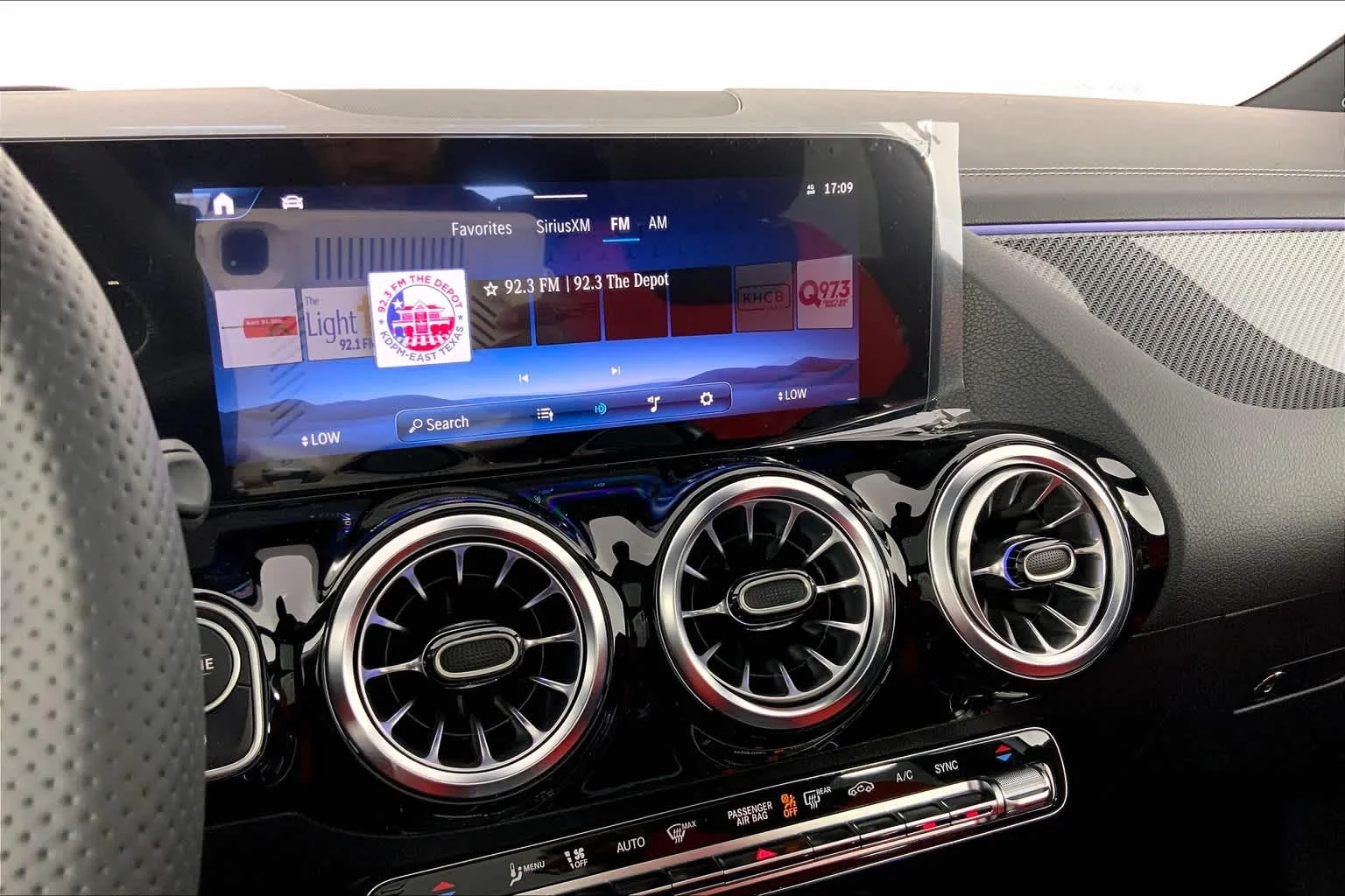 New 2025 Cirrus Silver Metallic Mercedes-Benz GLA 250 image 6