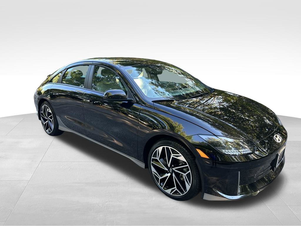 Used 2024 Black Hyundai SEL image 8