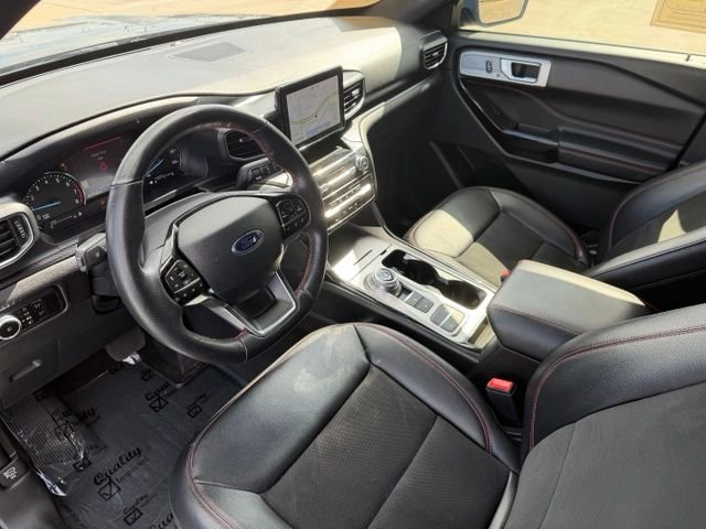 Used 2023 Gray Ford ST-Line image 13