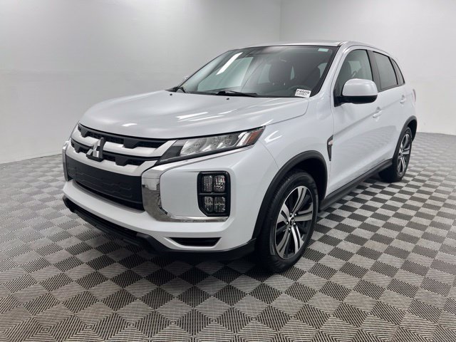 Used 2026 White Diamond Mitsubishi 2.0 ES image 2