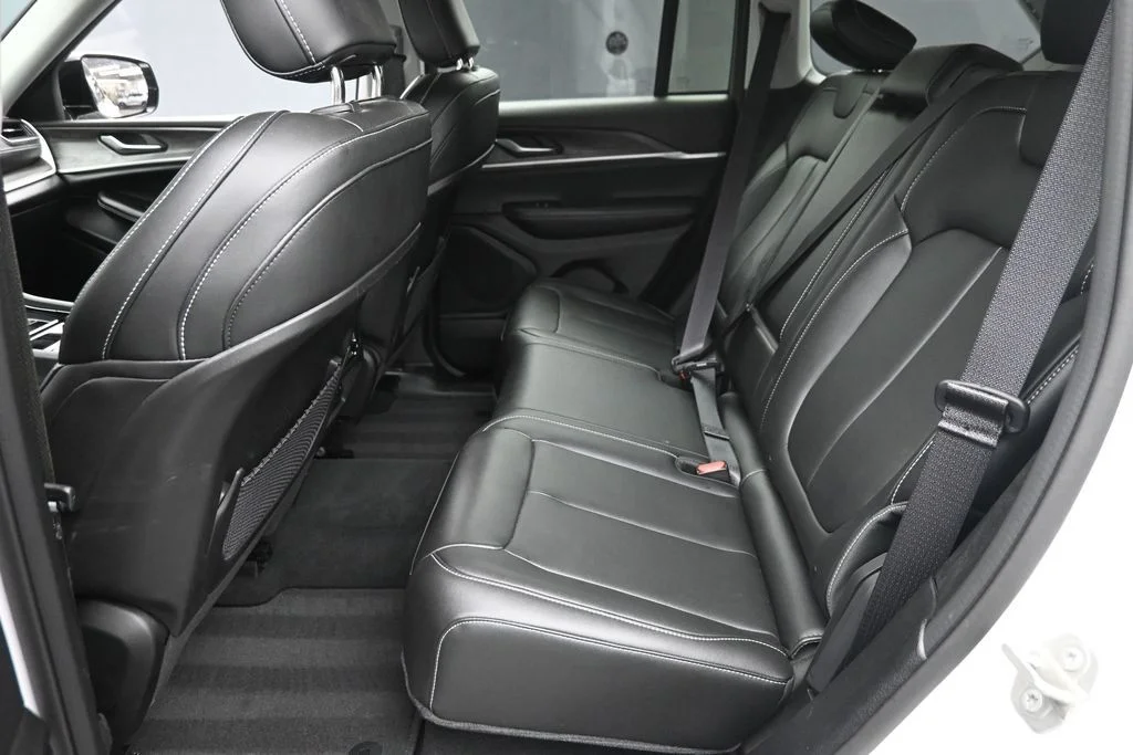 Used 2023 White Jeep Limited image 12