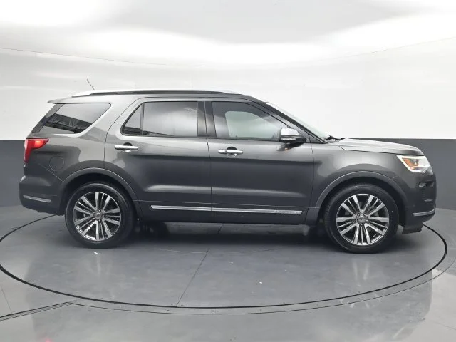 Used 2018 Gray Ford Platinum image 3
