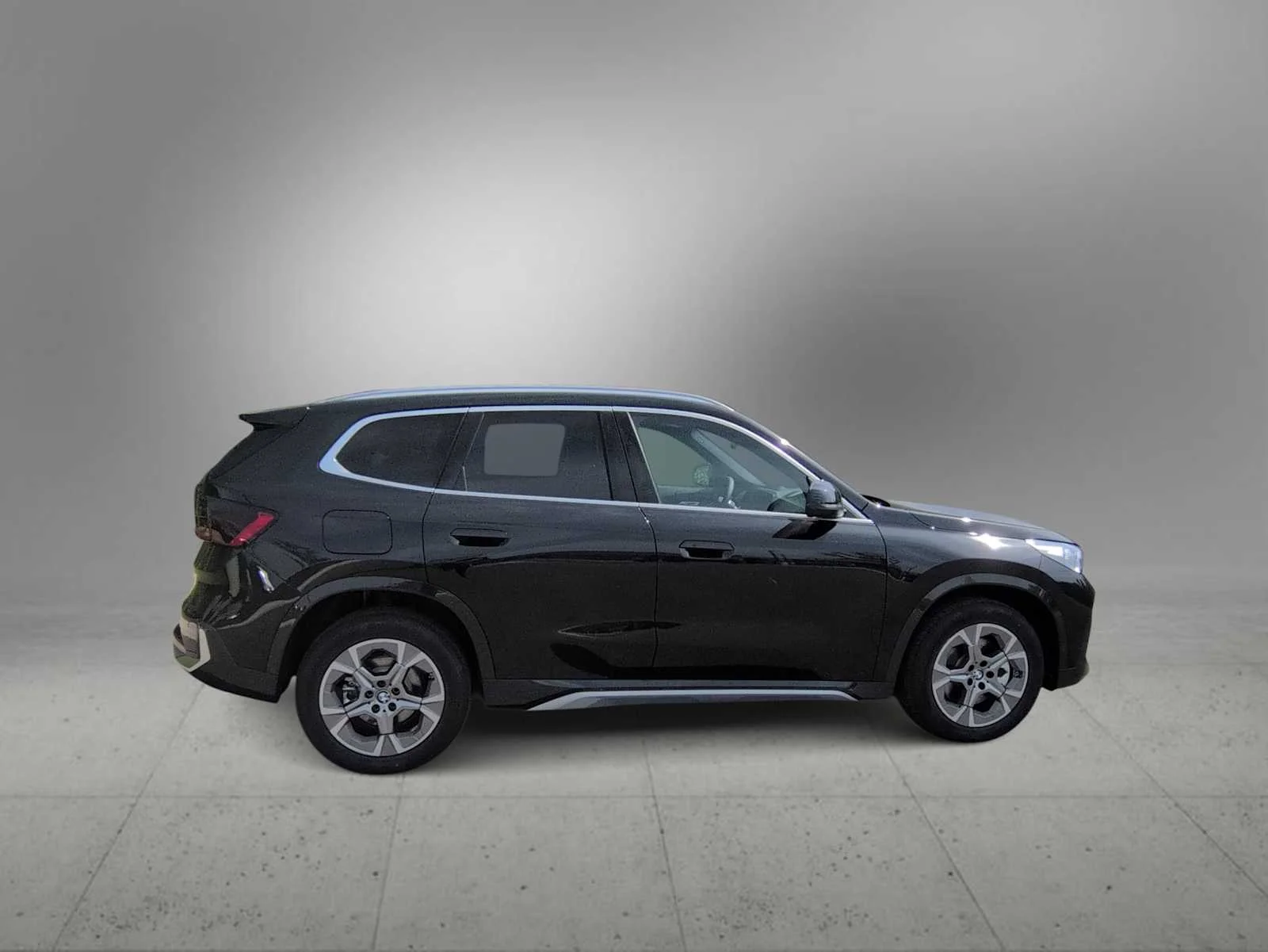 Used 2026 Black Sapphire Metallic BMW xDrive28i image 9