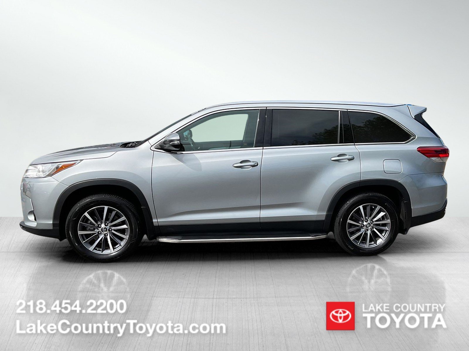 Used 2019 Toyota Highlander XLE with VIN 5TDJZRFH9KS588850 for sale in Brainerd, Minnesota