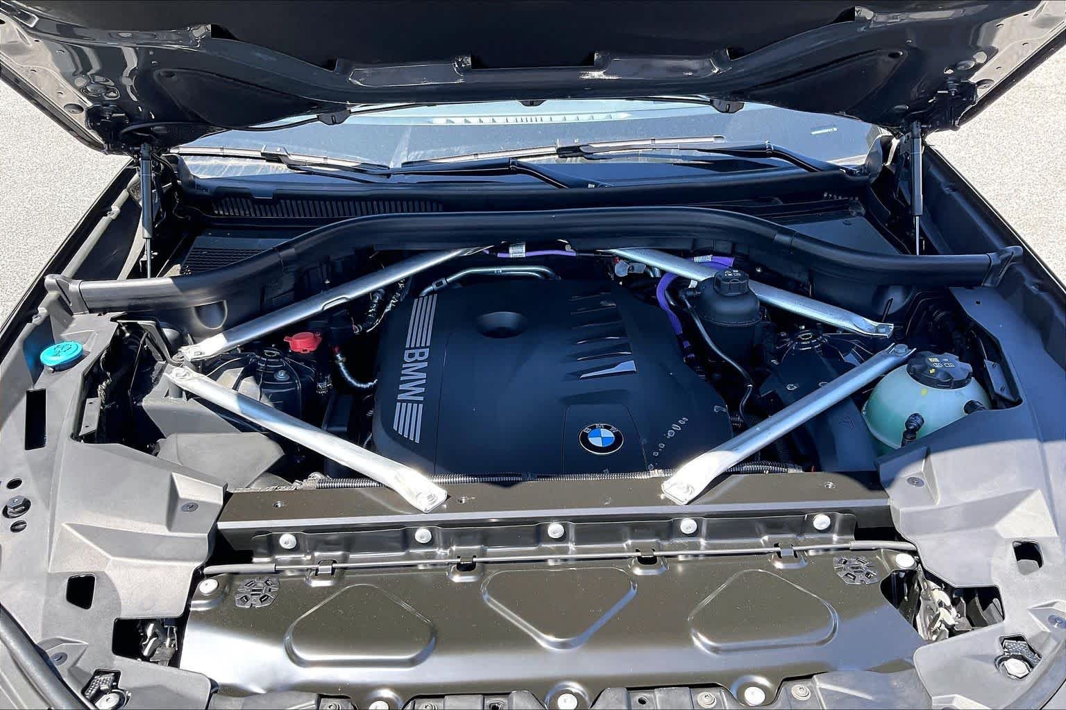 New 2026 Dravit Grey Metallic BMW xDrive40i image 16