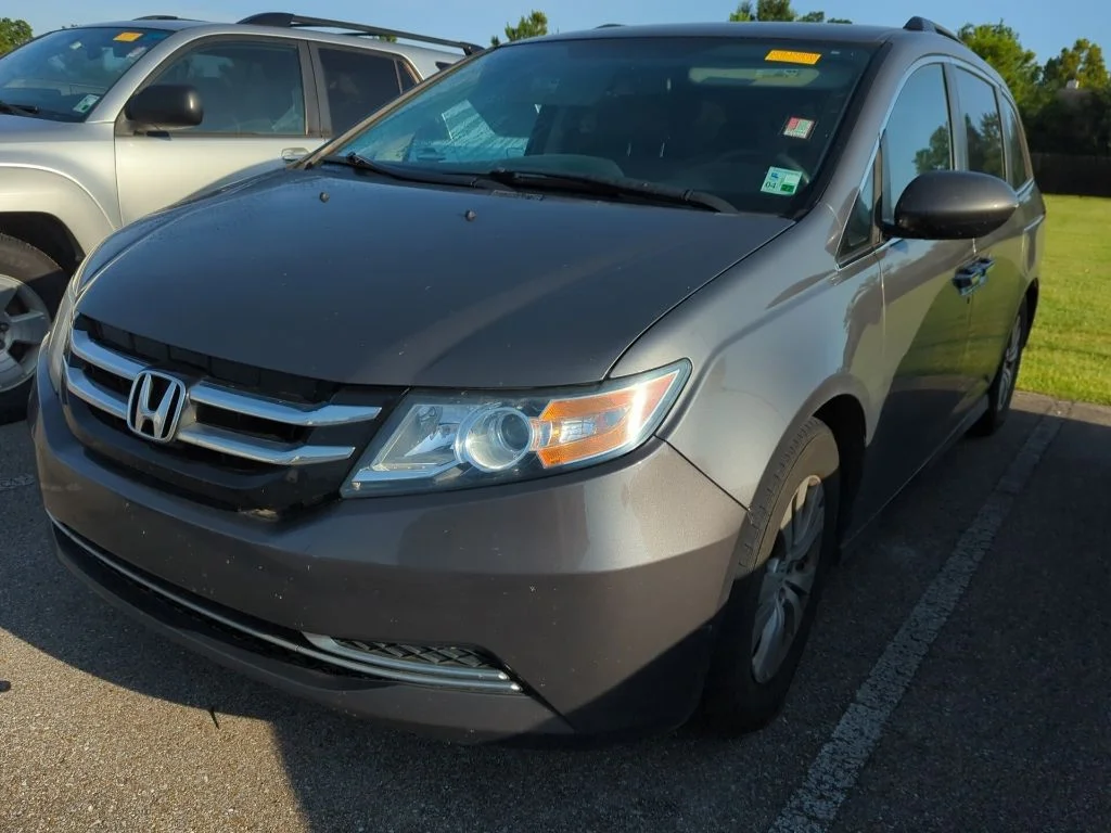 2016 Honda Odyssey SE's photo
