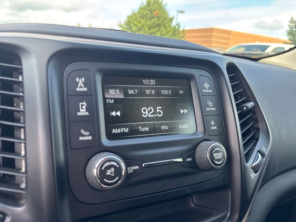 Used 2016 Silver Jeep Sport image 22