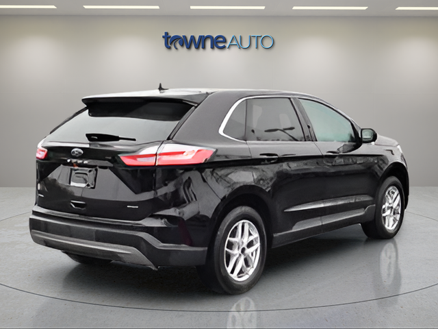 Used 2023 Black Metallic Ford SEL image 6