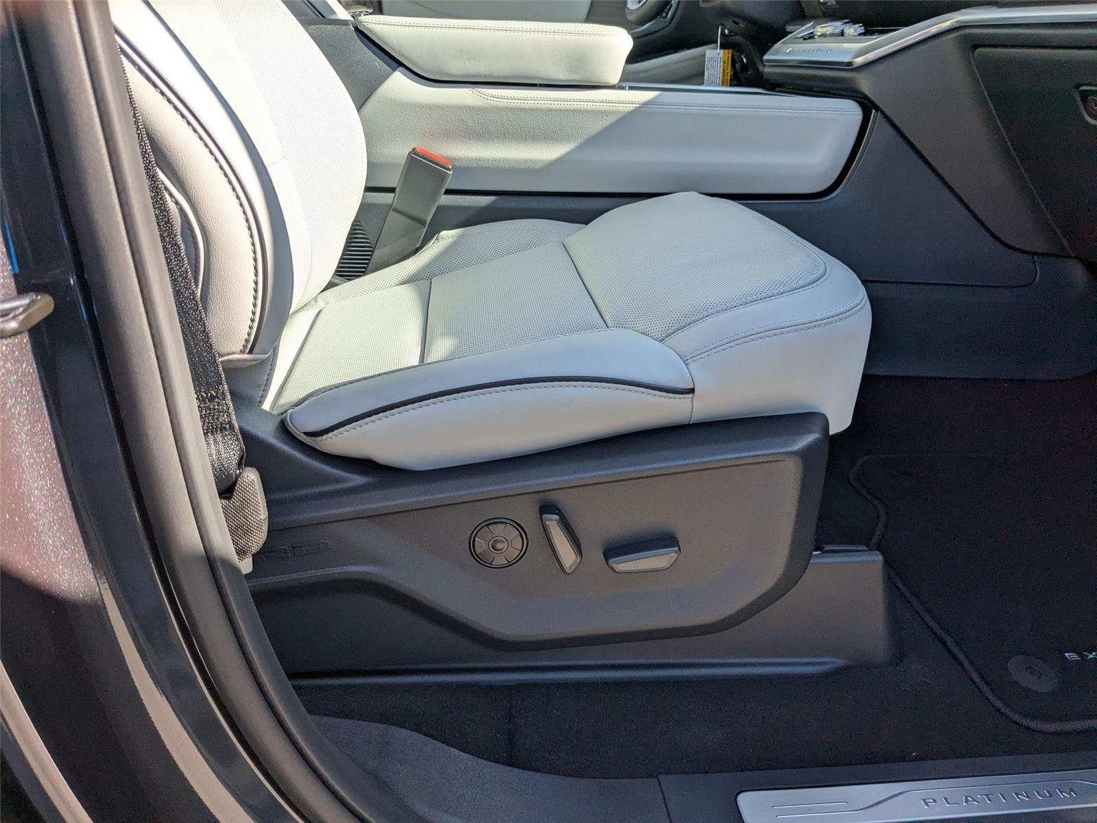 New 2025 Dark Matter Gray Metallic Ford Platinum® MAX image 37