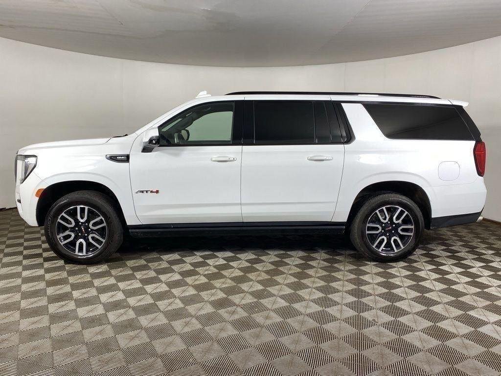 Used 2023 Summit White GMC 4WD AT4 image 28