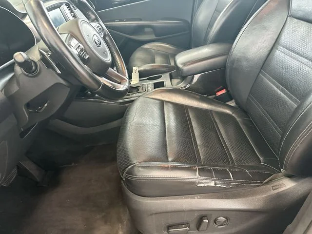 Used 2017 Silver Kia EX image 15