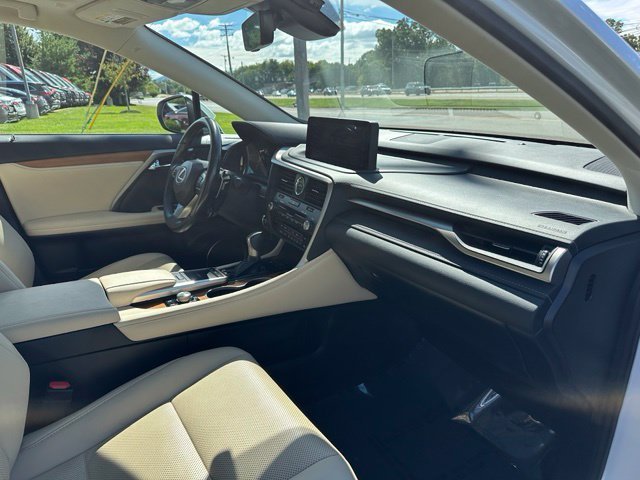 Used 2022 White Lexus 450h image 27