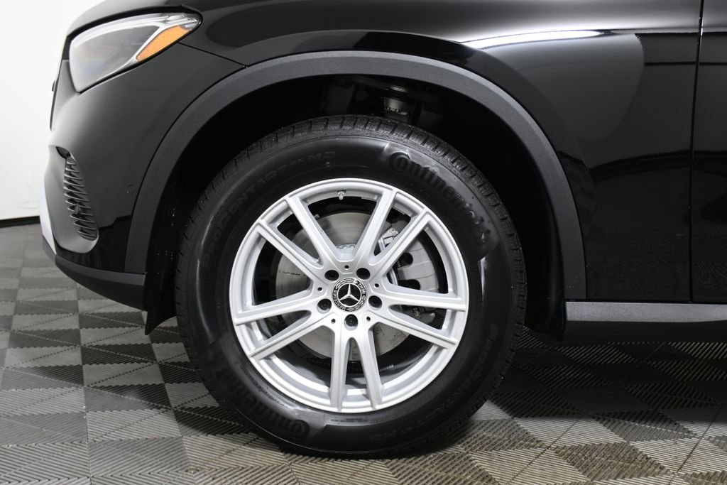 Used 2026 Black Mercedes-Benz GLC 300 image 11