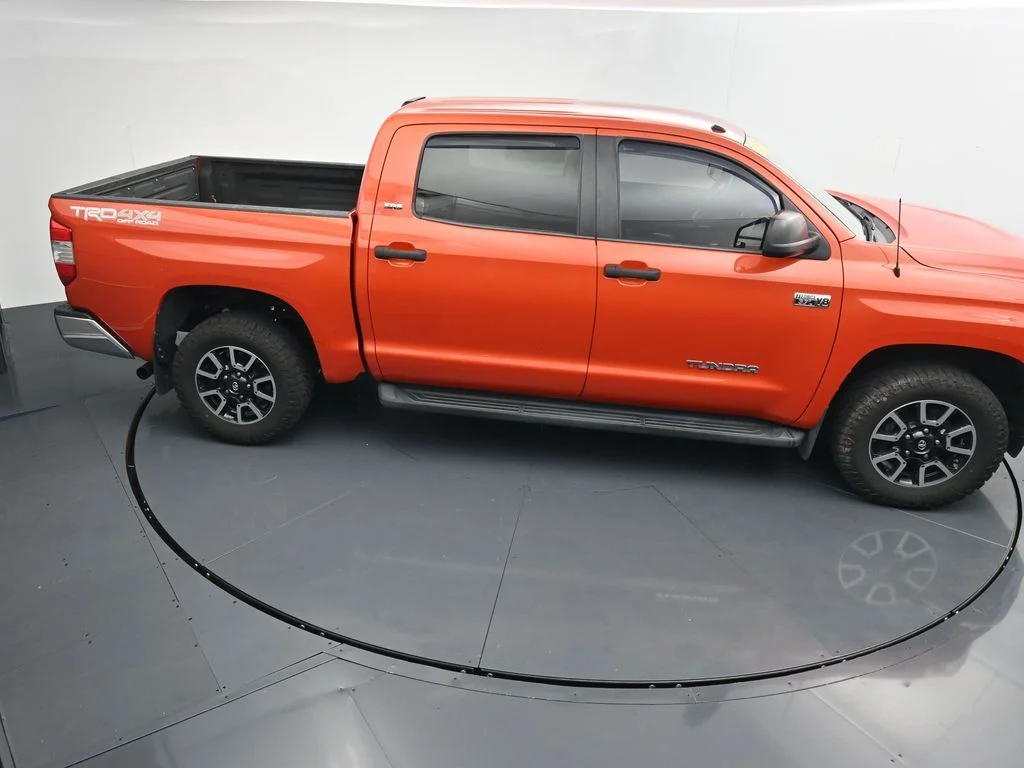 Used 2017 Red Toyota SR5 image 32