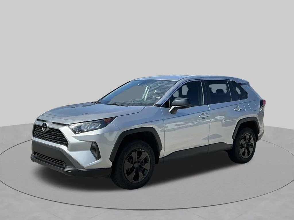 Used 2022 Silver Toyota LE image 2