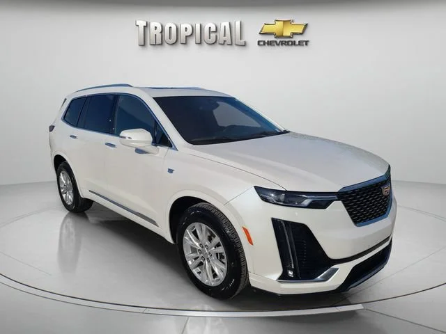Used 2023 CRYSTAL WHITE TRICOAT Cadillac FWD Luxury image 7