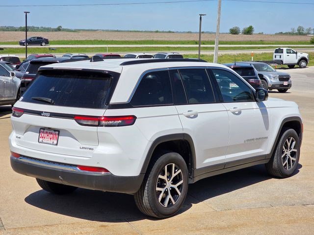 Certified Used 2024 Bright White Clearcoat Jeep Limited image 7