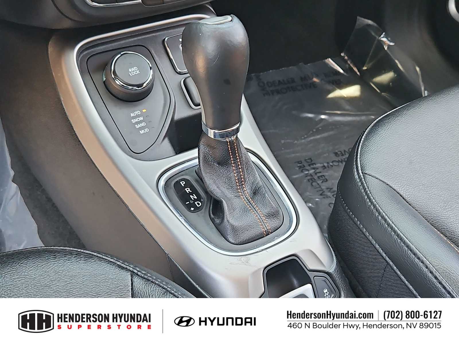 Used 2020 Laser Blue Pearlcoat Jeep Latitude image 31