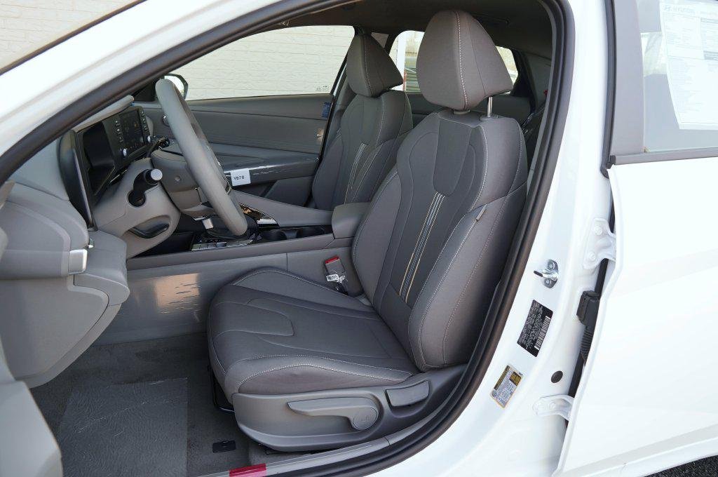 New 2026 Serenity White Hyundai Blue image 9