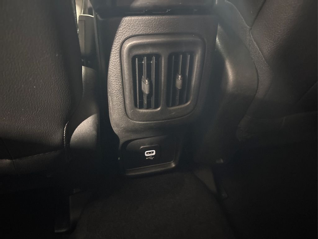 Used 2020 Black Jeep Latitude image 32