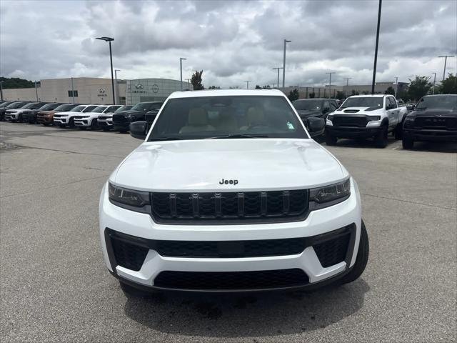New 2026 Bright White Clear-Coat Exterior Paint Jeep Limited image 4